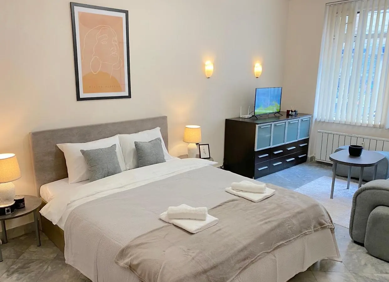Top City Centre 1Br Apartment For 4 Guests & Fast Wifi contacts